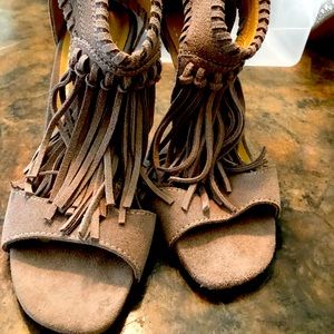 Chinese Laundry Beige Suede size 71/3